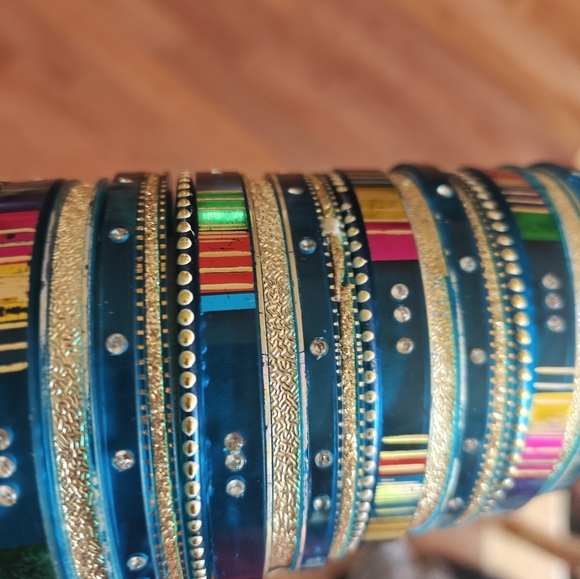 Elegant Multicolor Bangles Set - Picture 2 of 8